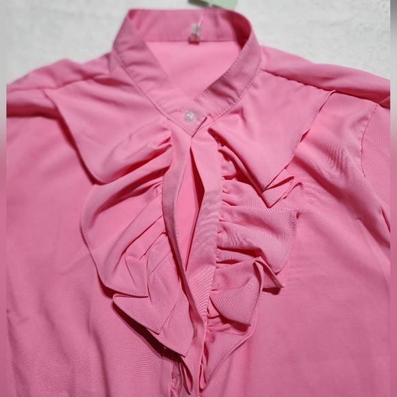 So chic boutique Button-Front Long-Sleeve Silk Blouse - Picture 6 of 15